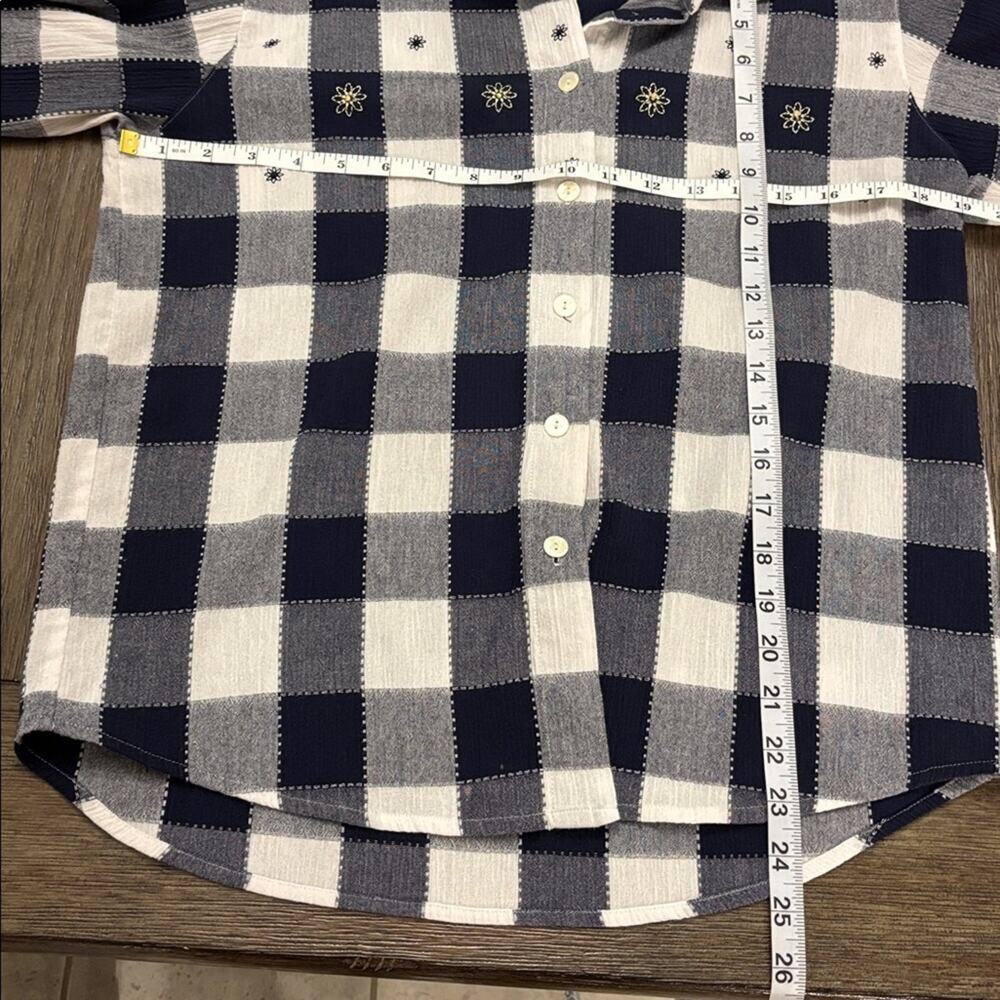 Koret Navy and White Plaid Shirt with embroidered flowers. Petite Small - Picture 6 of 8